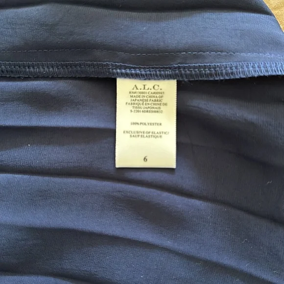 πΈ A.L.C. Renzo Pleated Blouson Dress - Picture 10 of 13